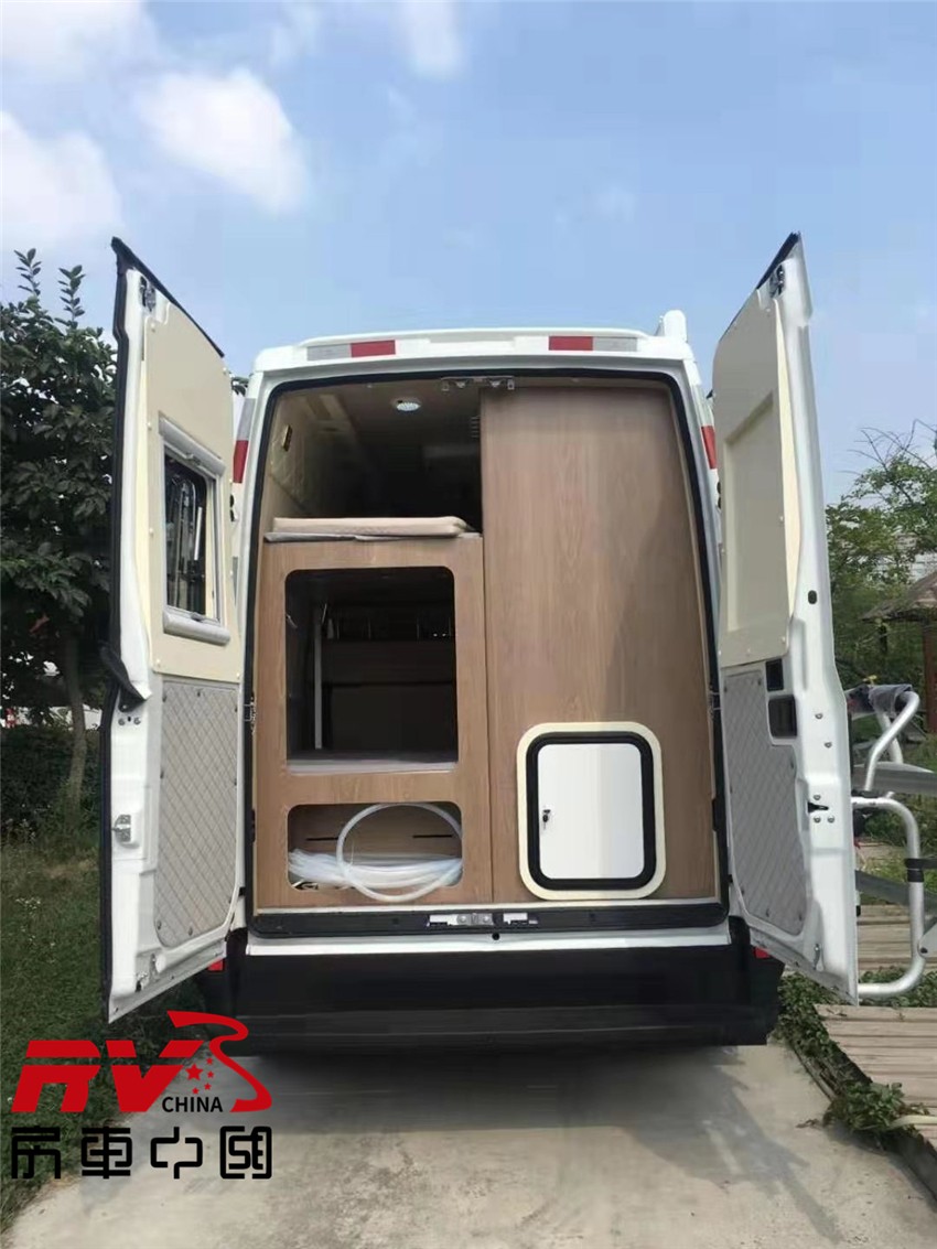 卫航依维柯短轴b型房车